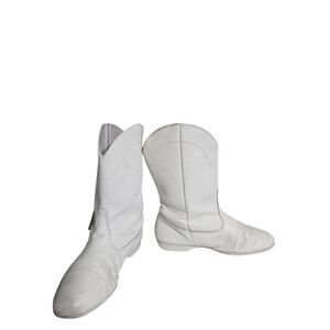 Happy Feet Drill Team White Leather Boots Size 8.5 M